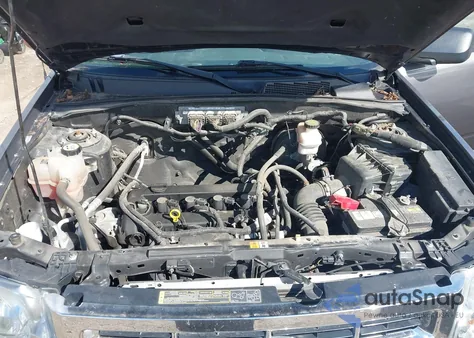 2012 Ford Escape Xlt z USA, uszkodzony, nr VIN 1FMCU9D76CKC39005